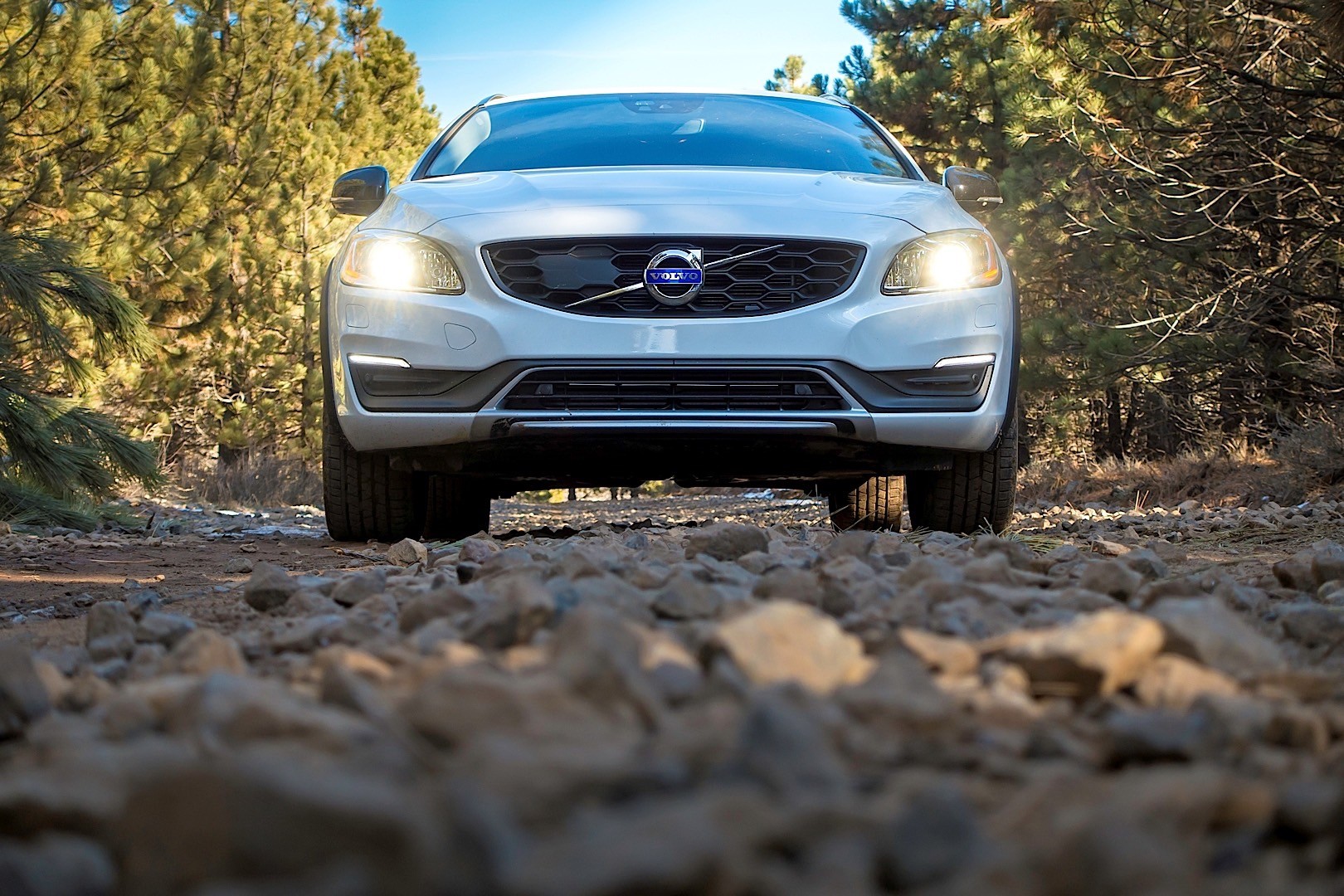 Volvo V60 Cross Country photo 26