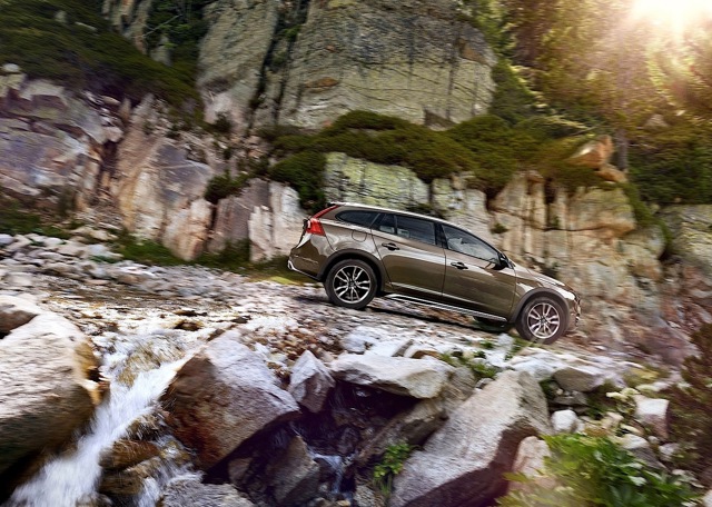 Volvo V60 Cross Country photo 3