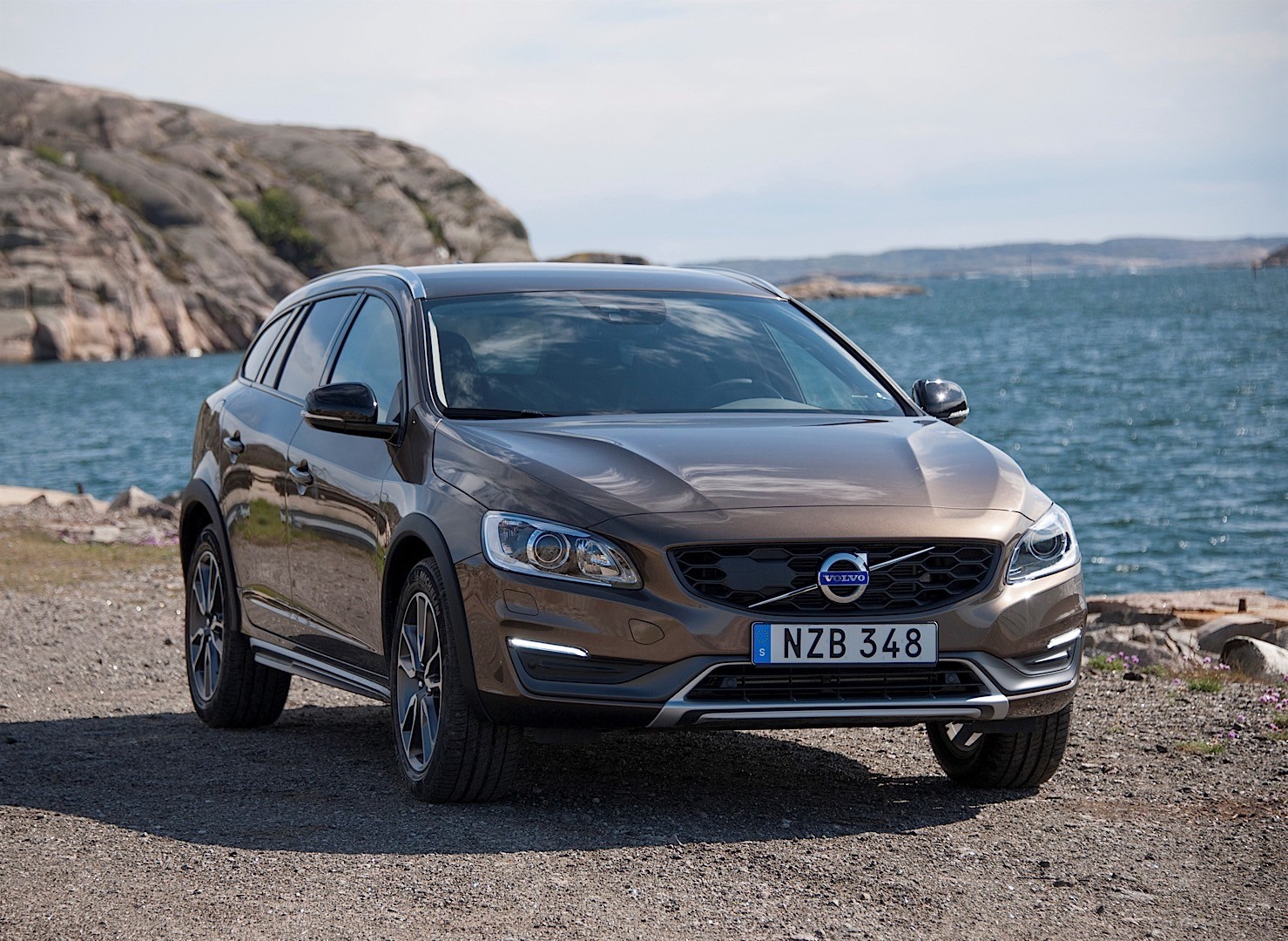 Volvo V60 Cross Country photo 28