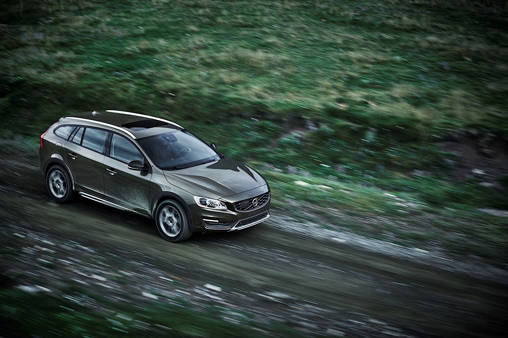 Volvo V60 Cross Country photo 30