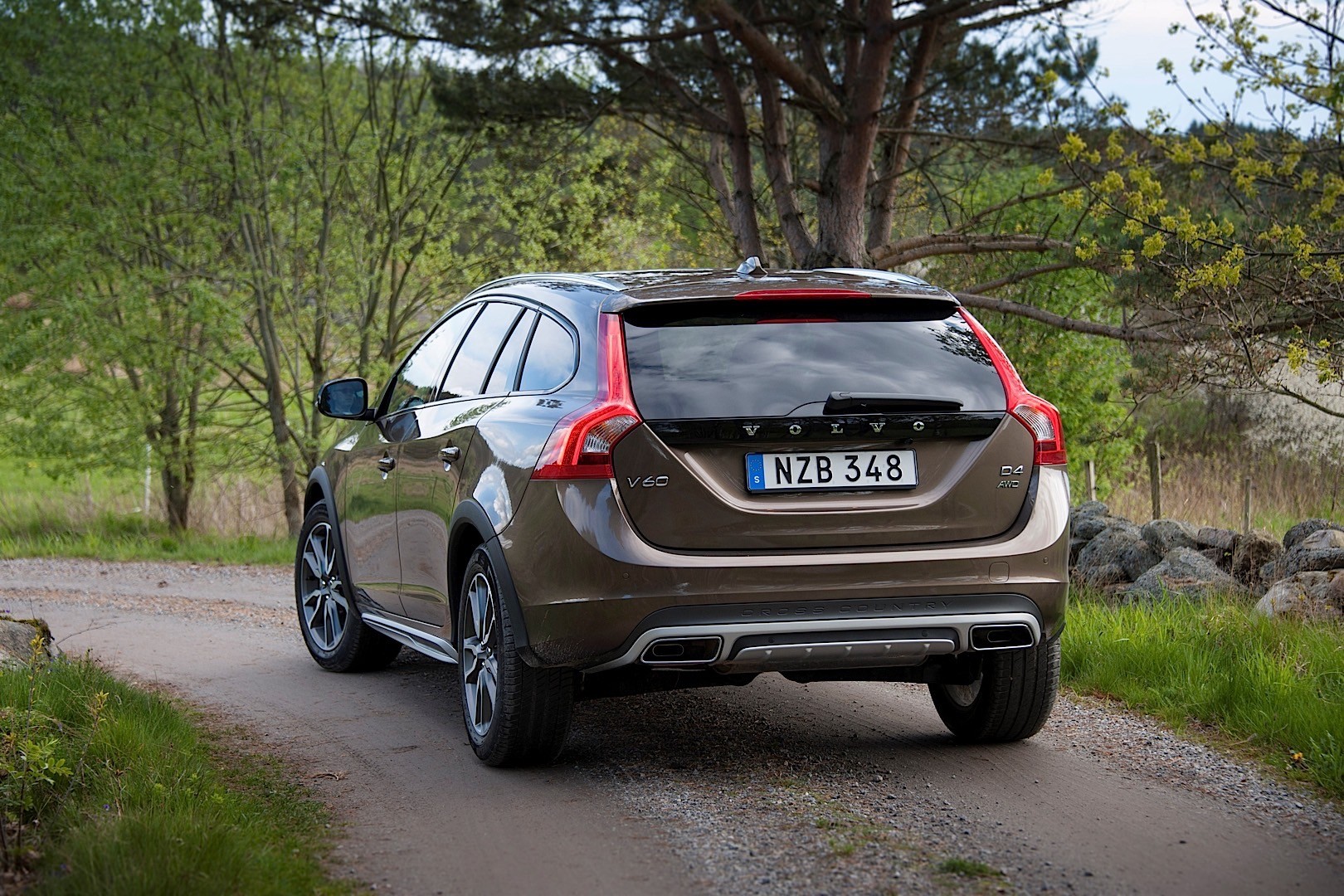 Volvo V60 Cross Country photo 32