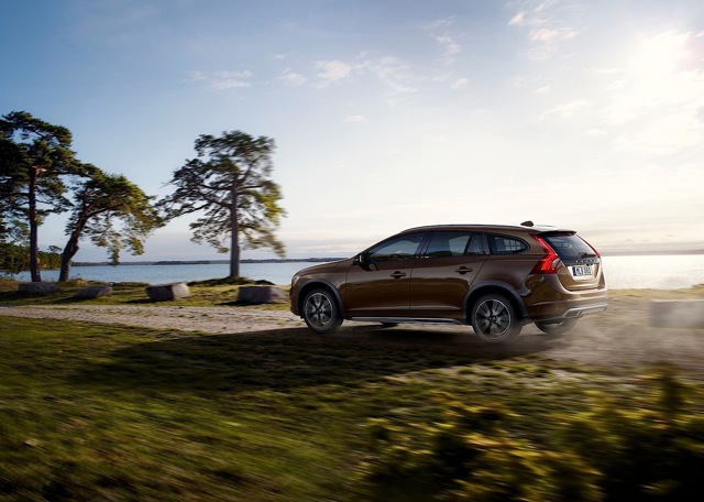 Volvo V60 Cross Country photo 4
