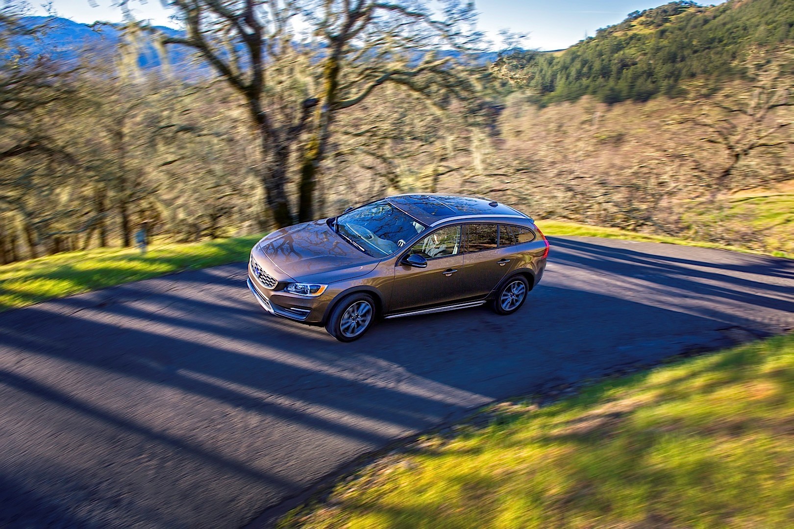 Volvo V60 Cross Country photo 37