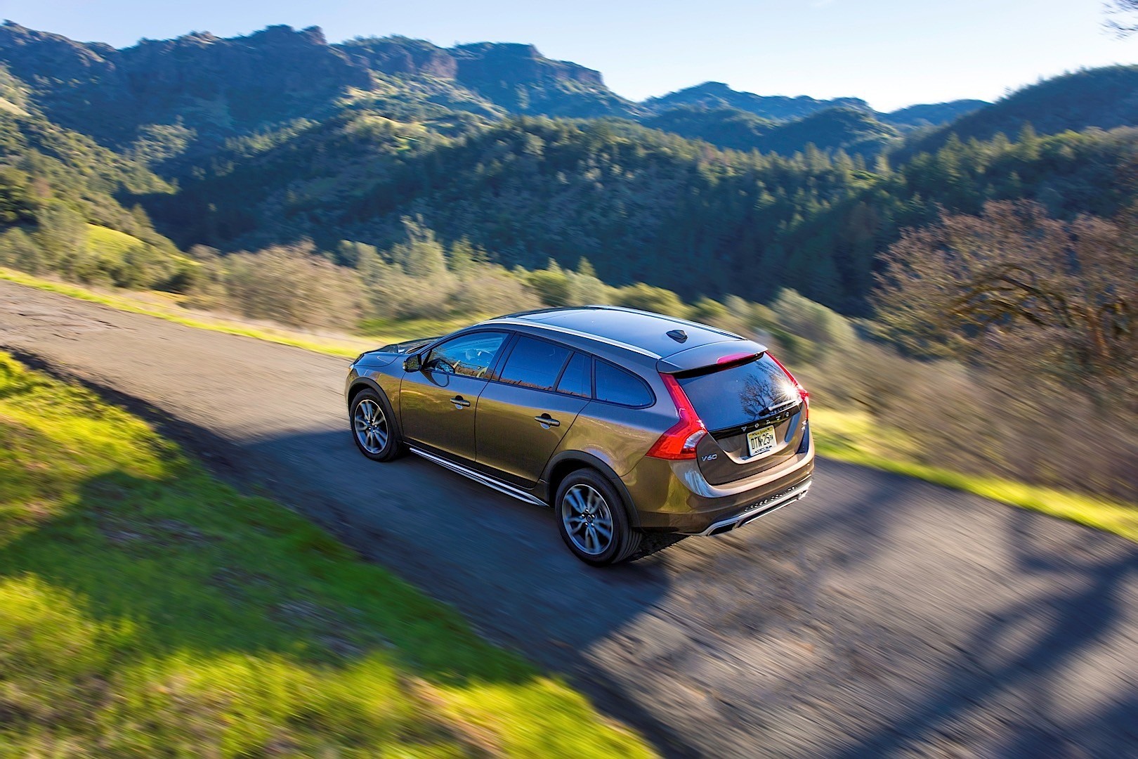 Volvo V60 Cross Country photo 39