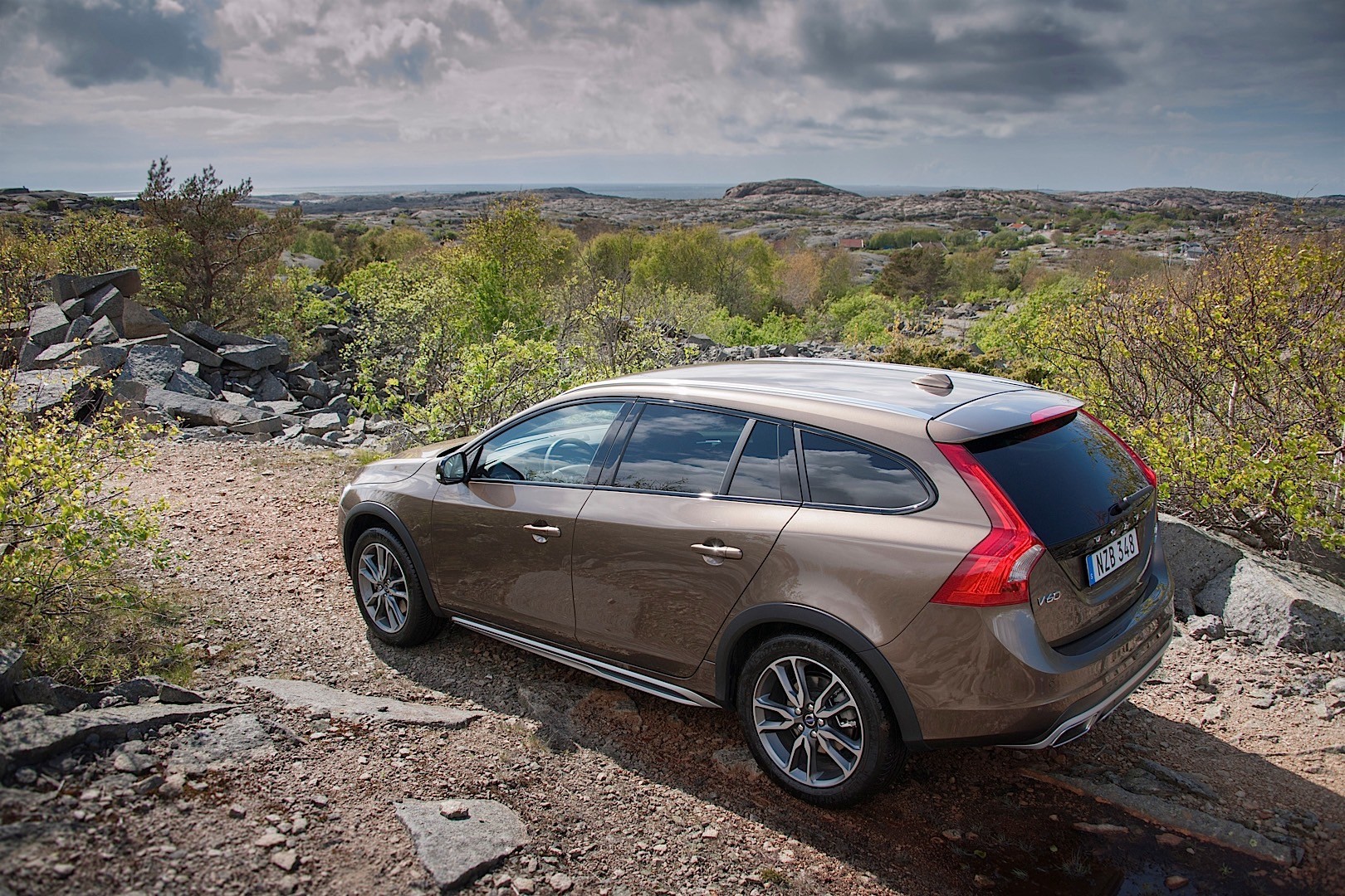 Volvo V60 Cross Country photo 47