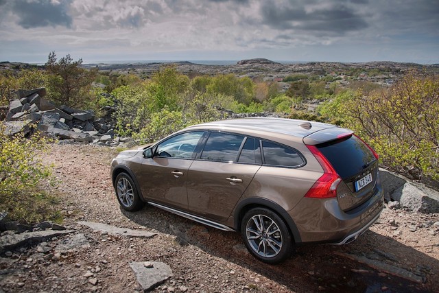 Volvo V60 Cross Country photo 47