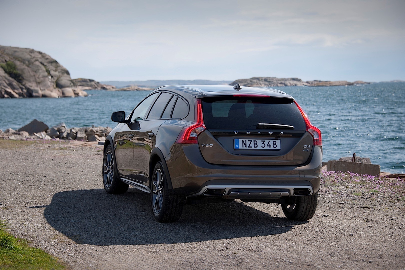 Volvo V60 Cross Country photo 49