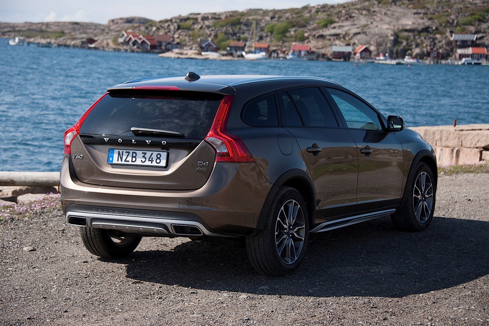 Volvo V60 Cross Country photo 50