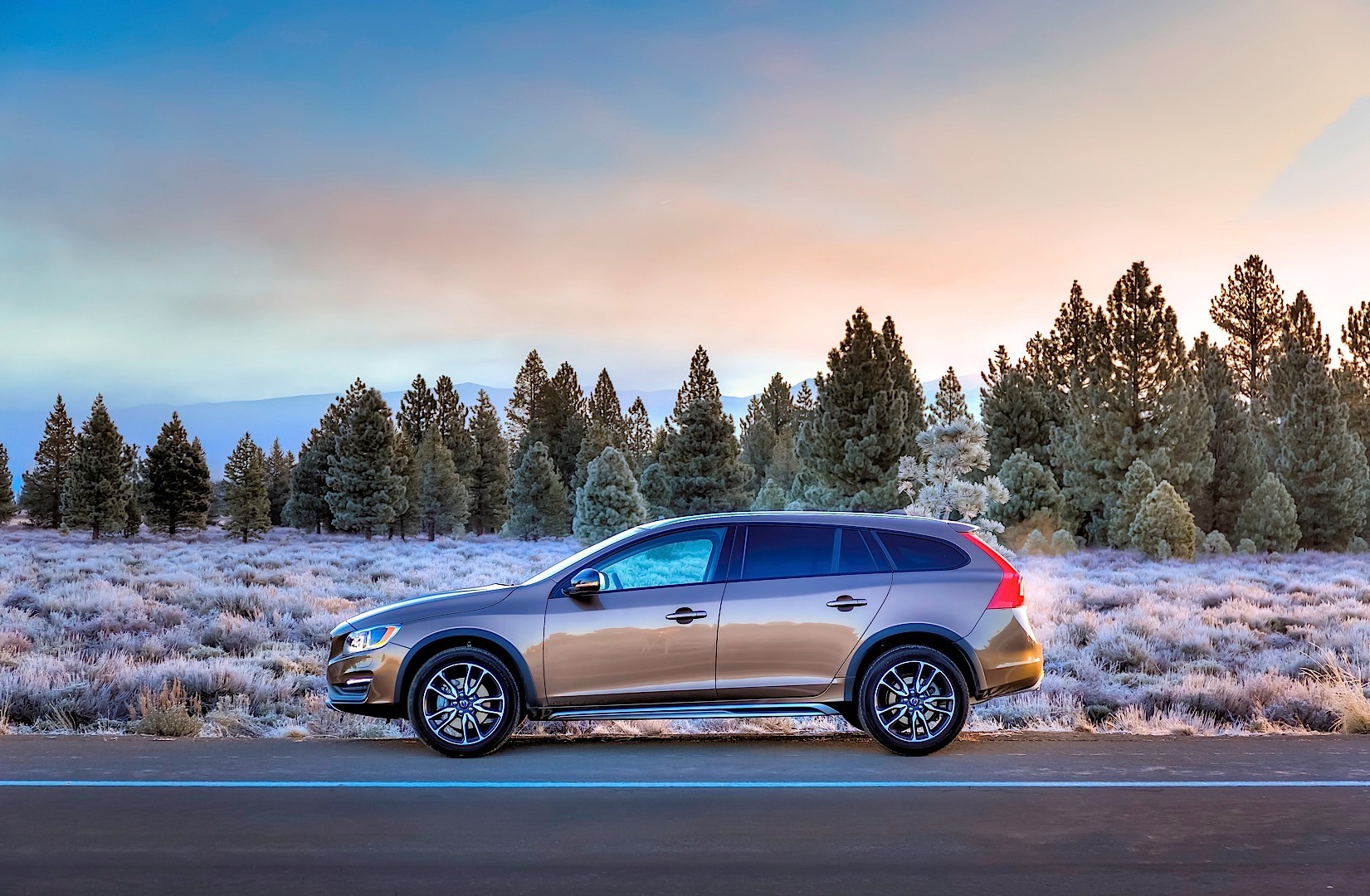Volvo V60 Cross Country photo 51