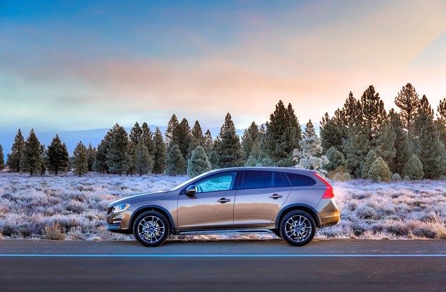 Volvo V60 Cross Country photo 51