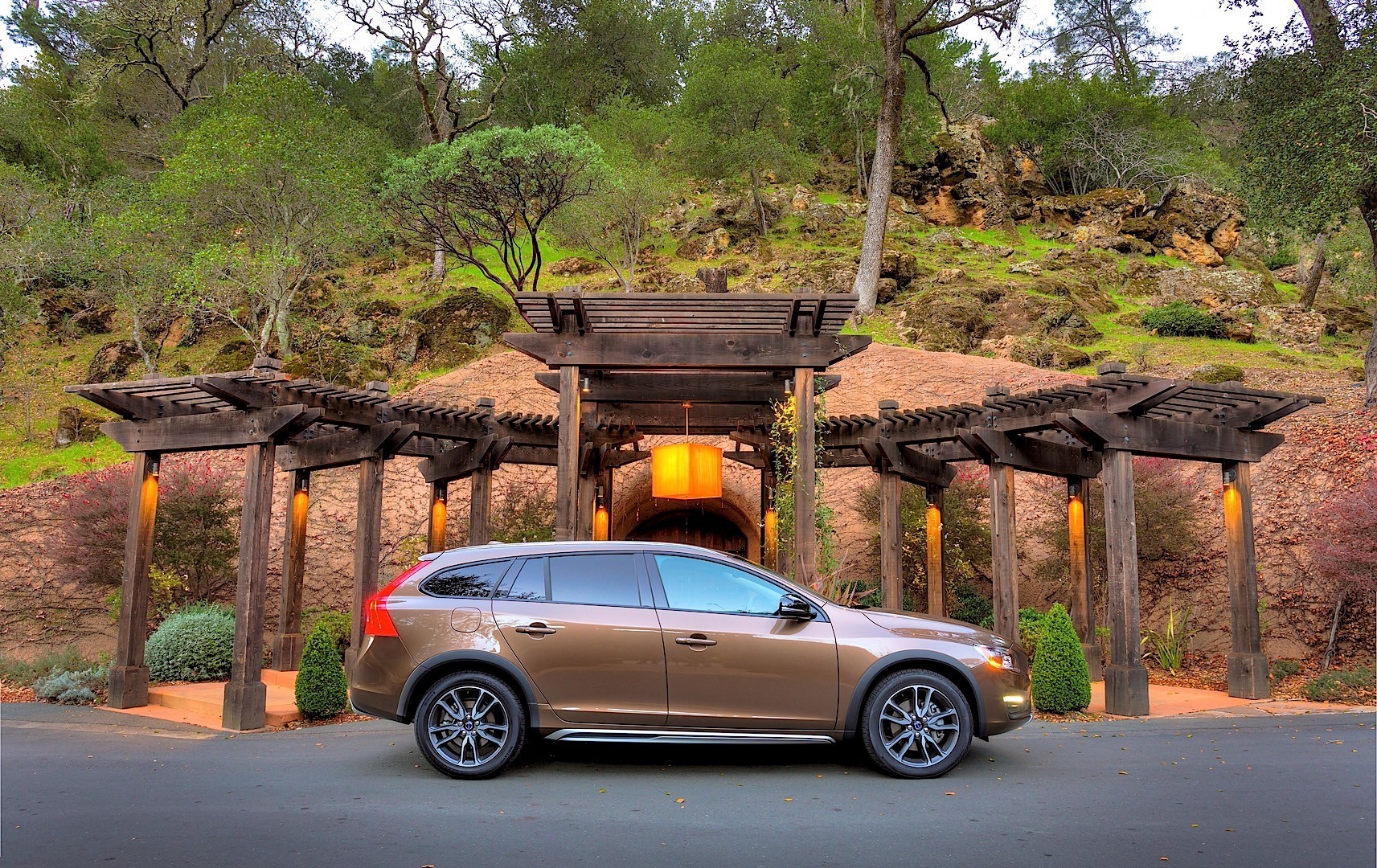 Volvo V60 Cross Country photo 52