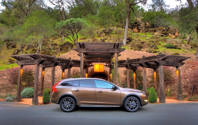 Volvo V60 Cross Country photo 52