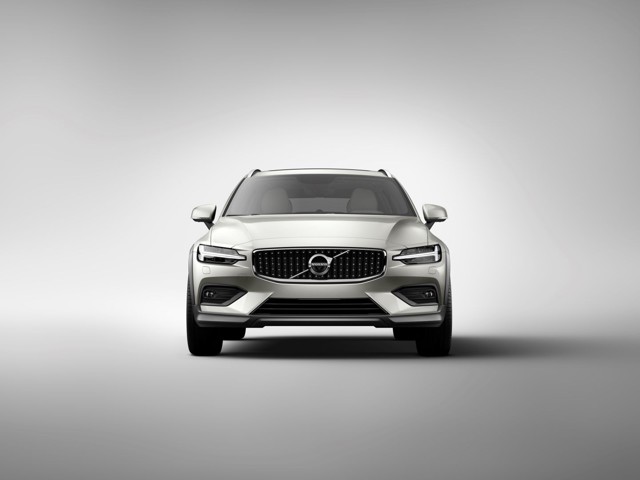 Volvo V60 Cross Country photo 6