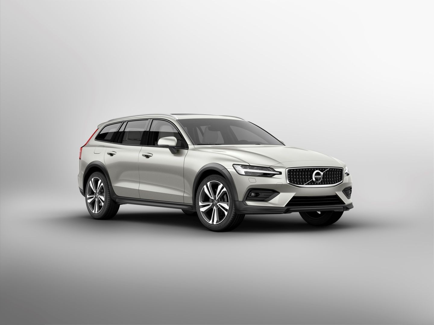 Volvo V60 Cross Country photo 7