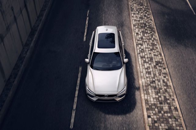 Volvo V60 Cross Country photo 10