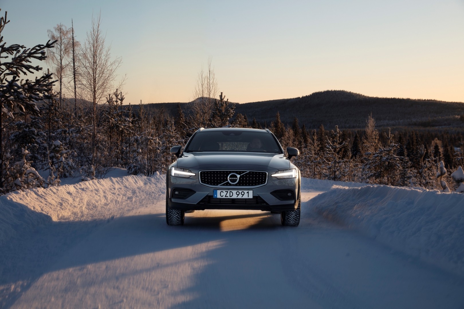 Volvo V60 Cross Country photo 36