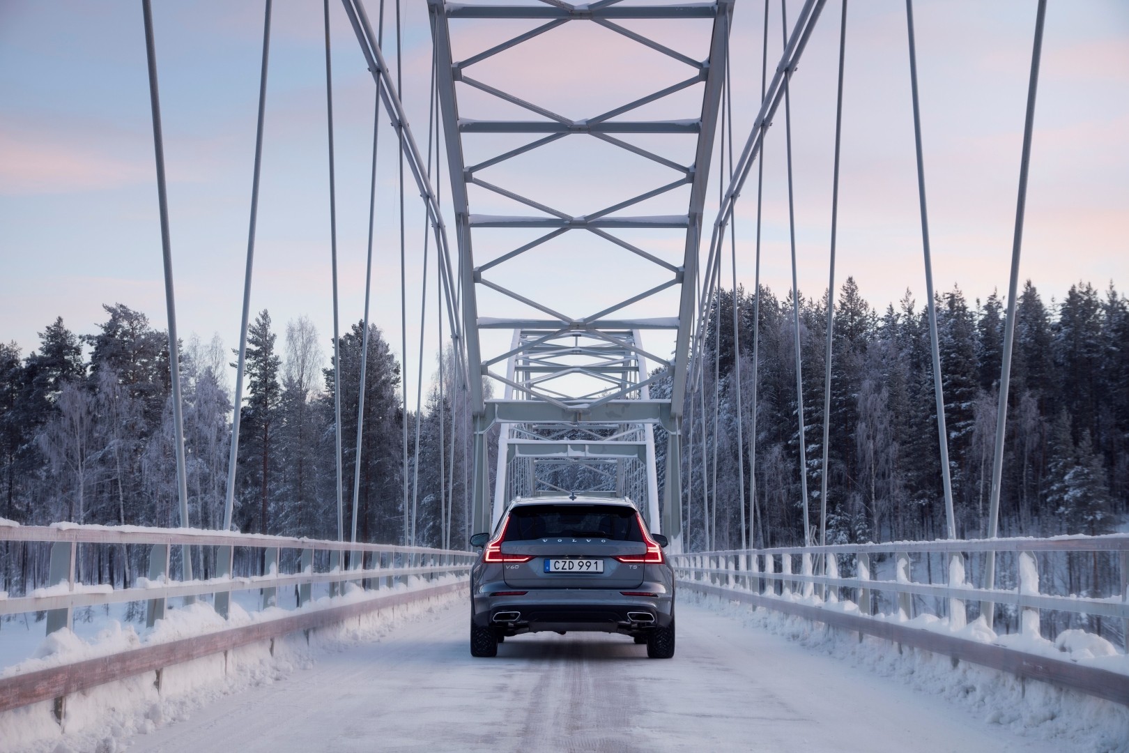 Volvo V60 Cross Country photo 42