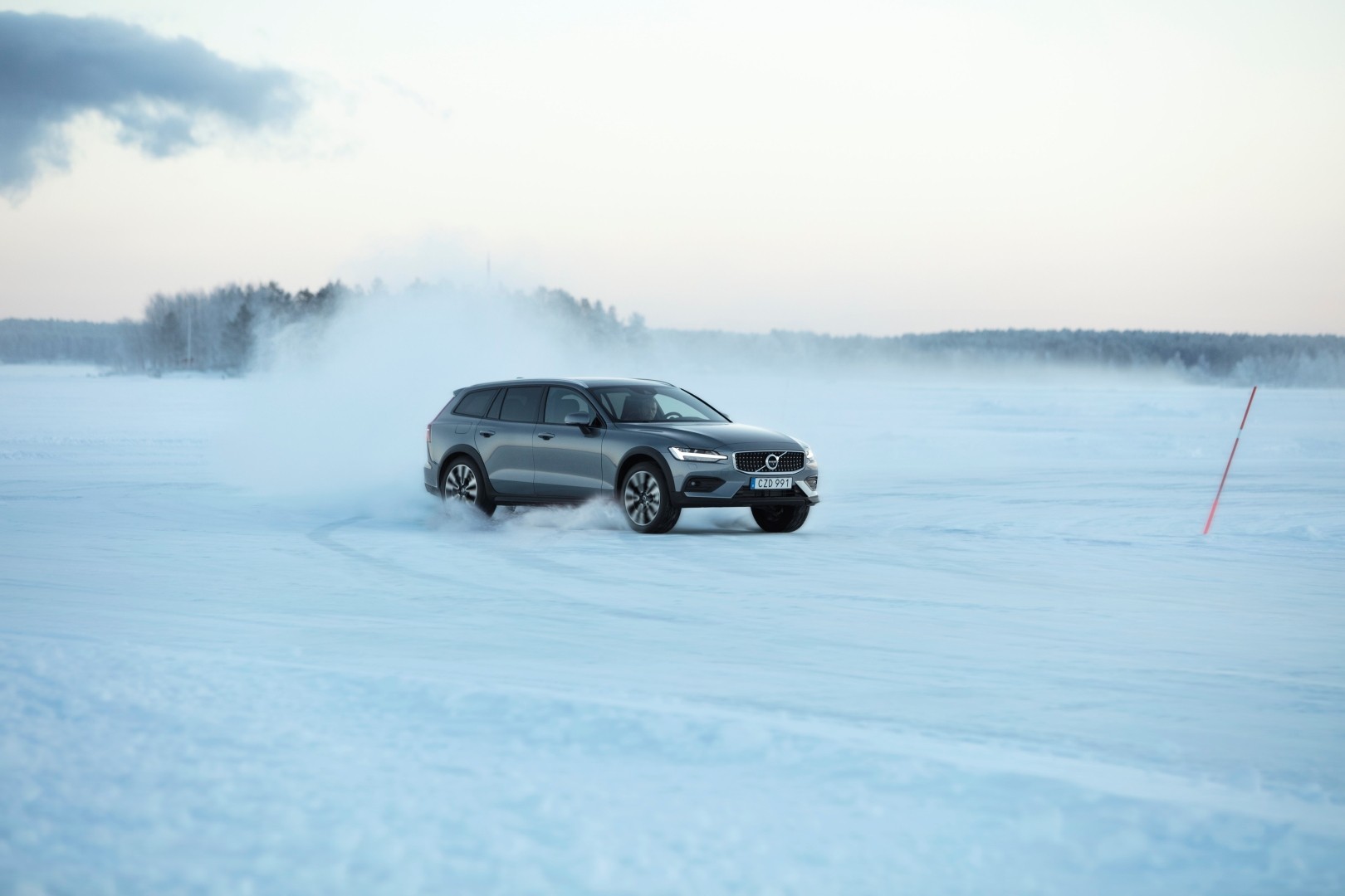 Volvo V60 Cross Country photo 43