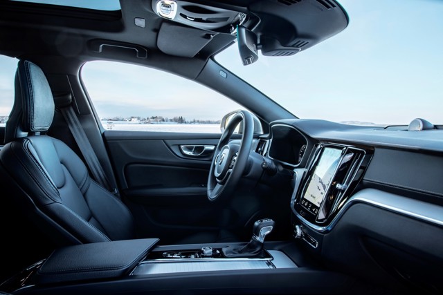 Volvo V60 Cross Country photo 55