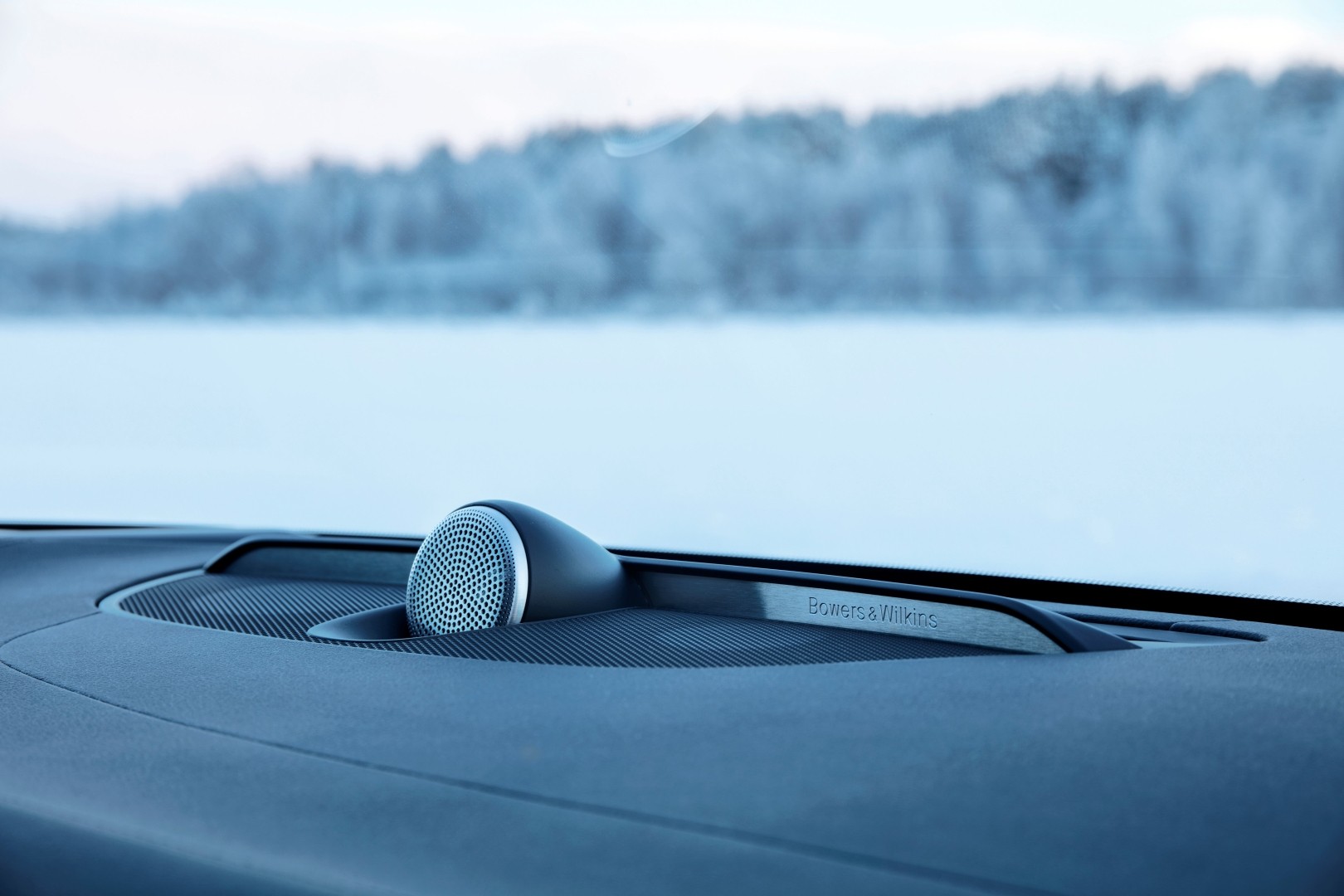 Volvo V60 Cross Country photo 57