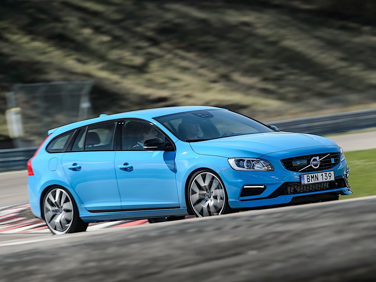 Volvo V60 Polestar photo 23