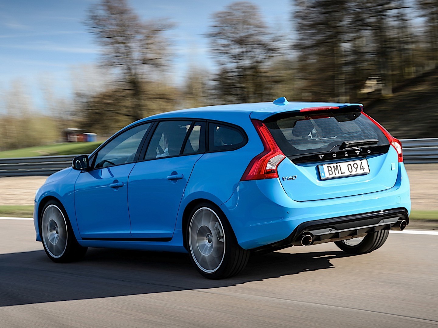 Volvo V60 Polestar photo 26