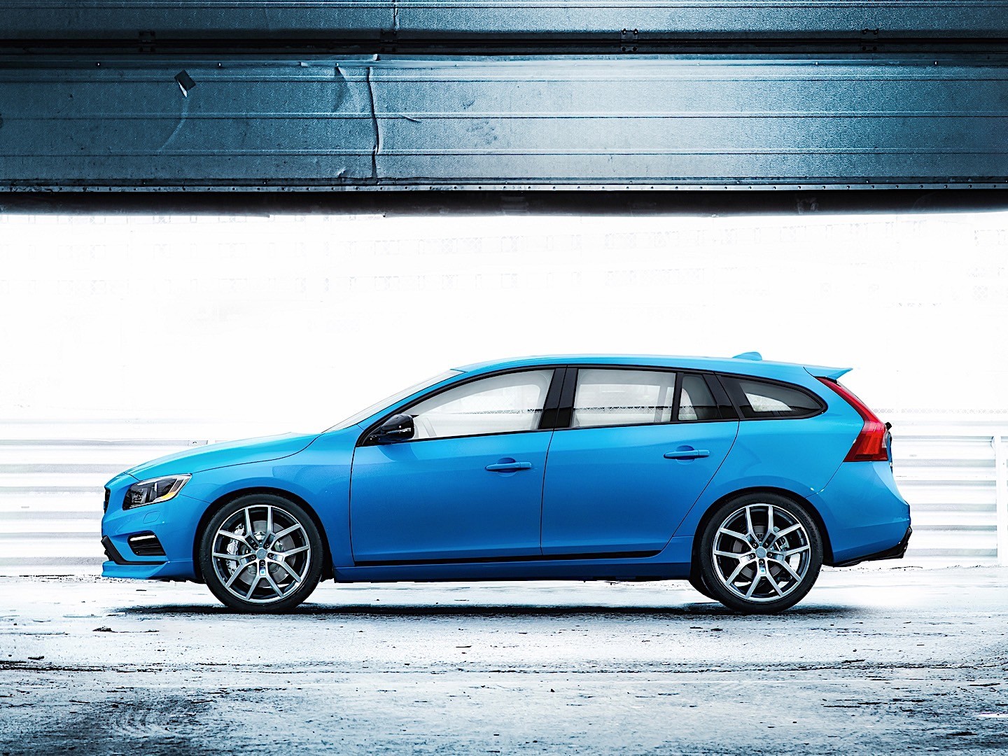 Volvo V60 Polestar photo 7
