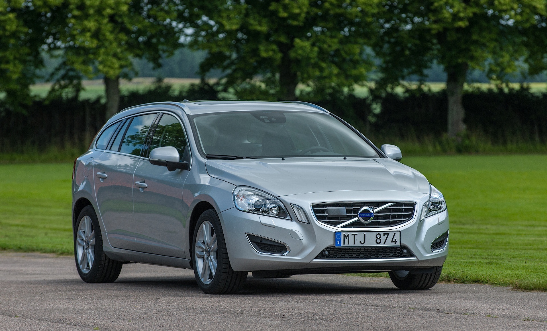 Volvo V60 photo 29