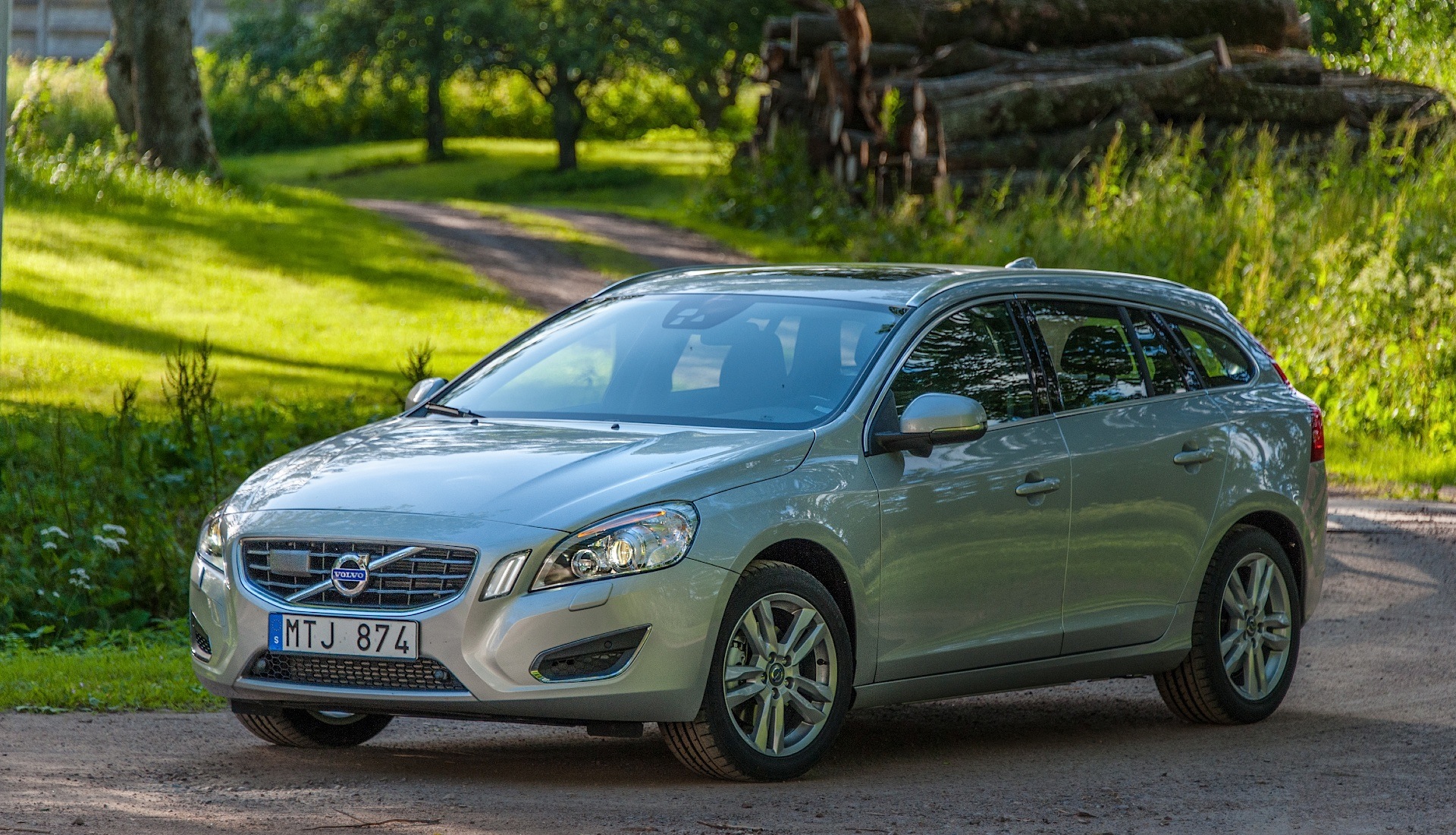Volvo V60 photo 39