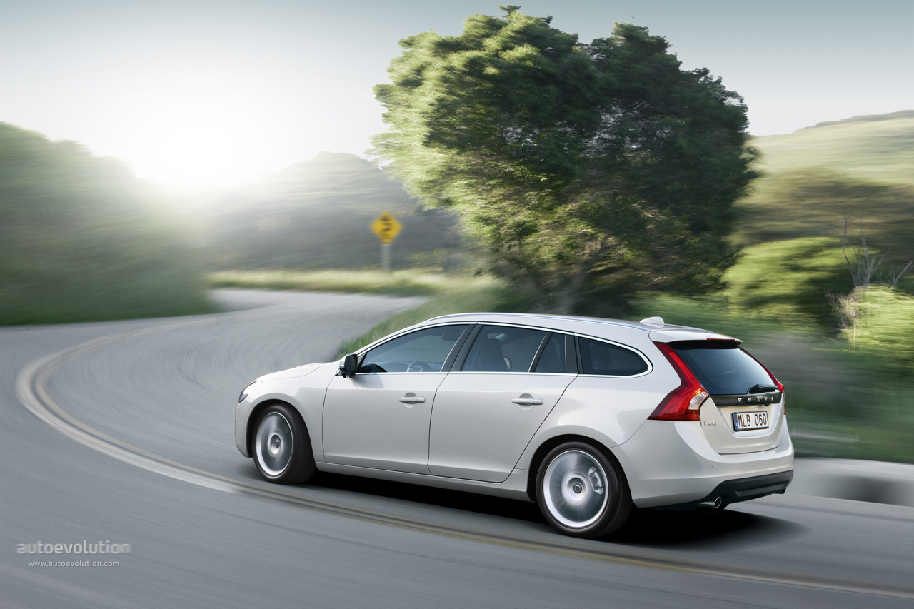 Volvo V60 photo 2