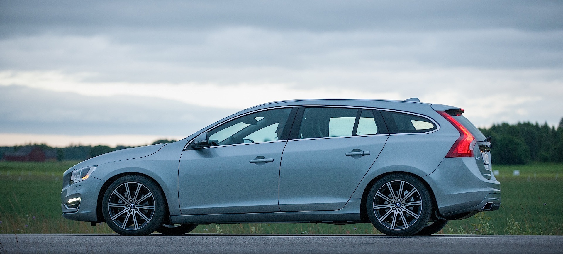 Volvo V60 photo 16