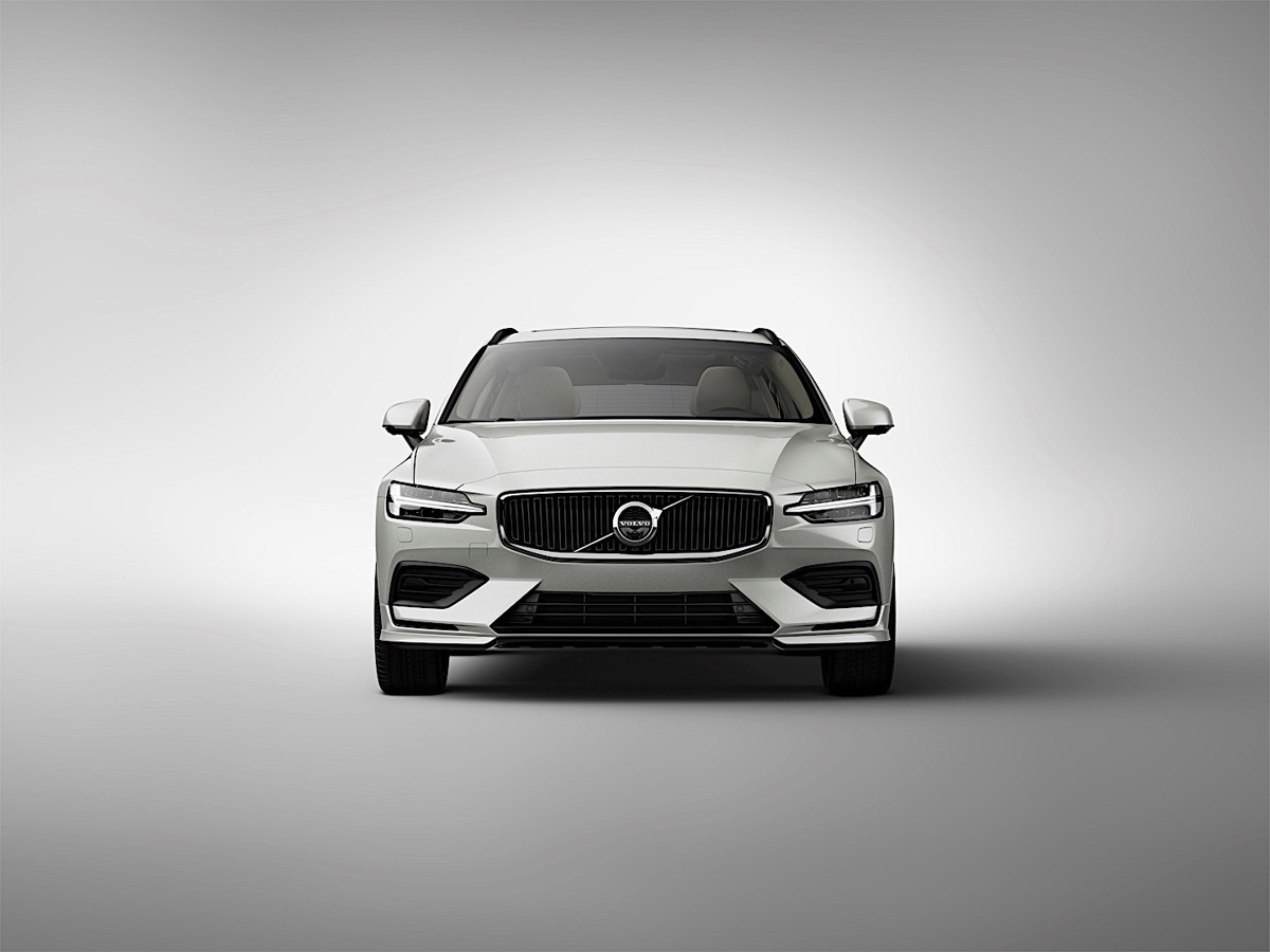 Volvo VOLVO V60 2.0L D4 8AT AWD (190 HP)