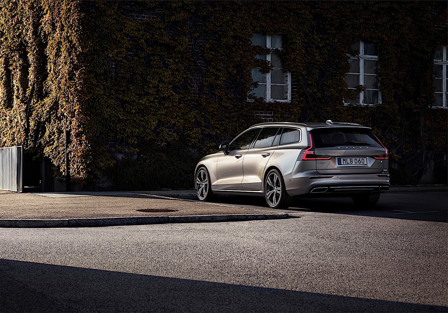 Volvo V60 photo 12