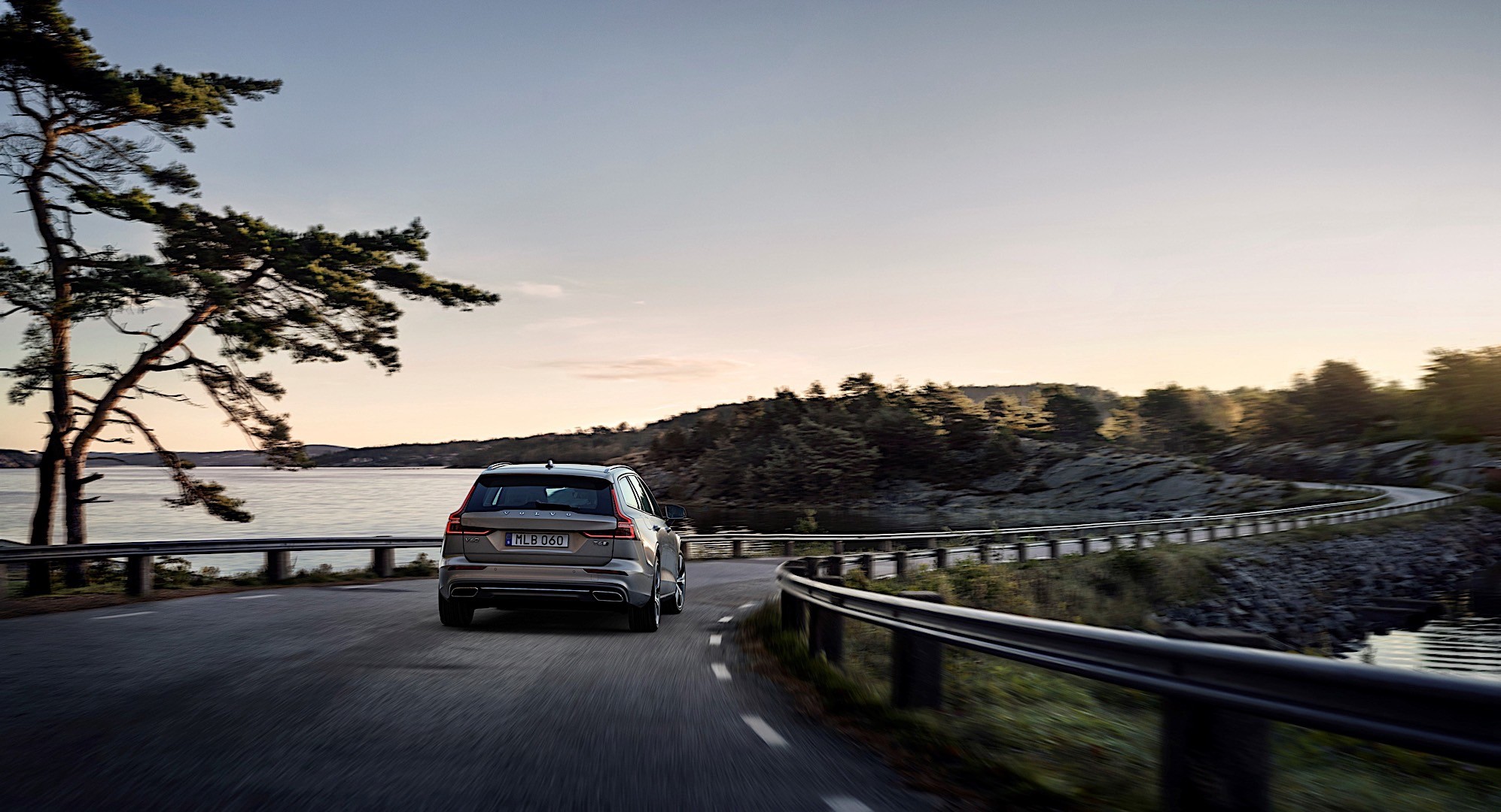 Volvo V60 photo 32