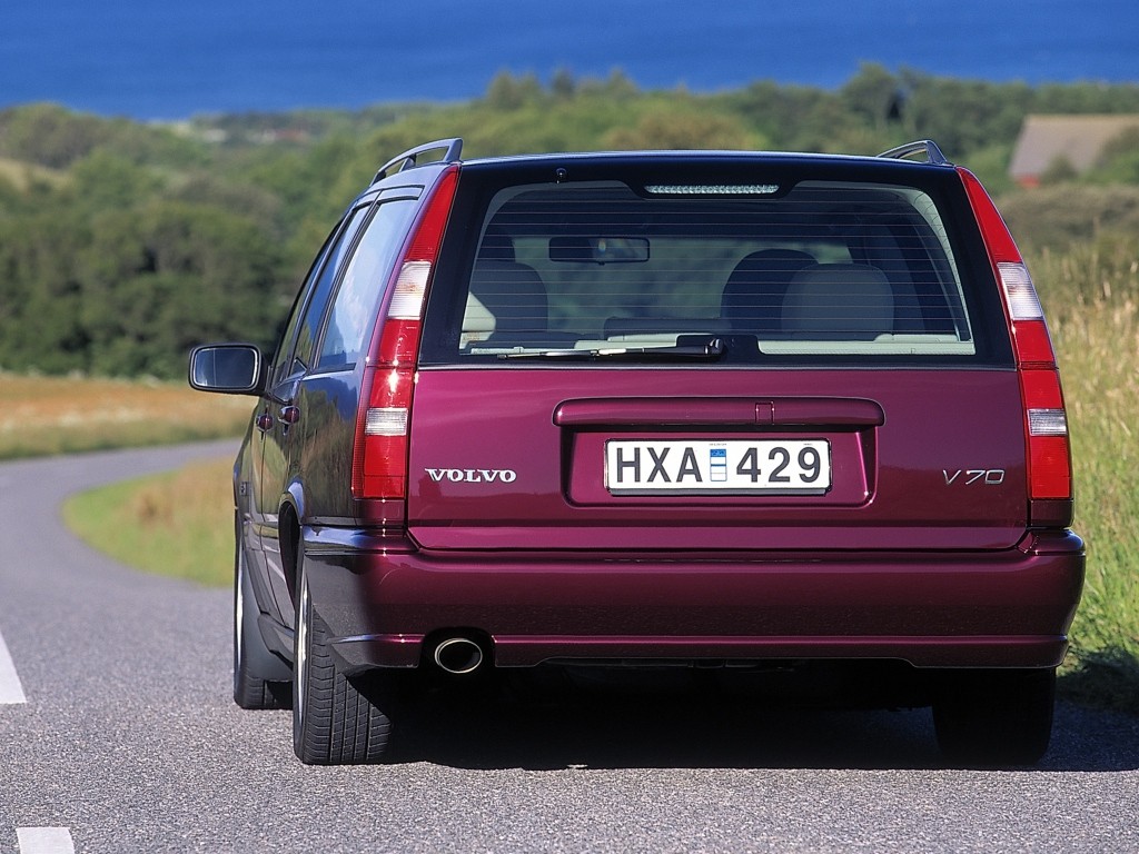 Volvo V70 photo 14