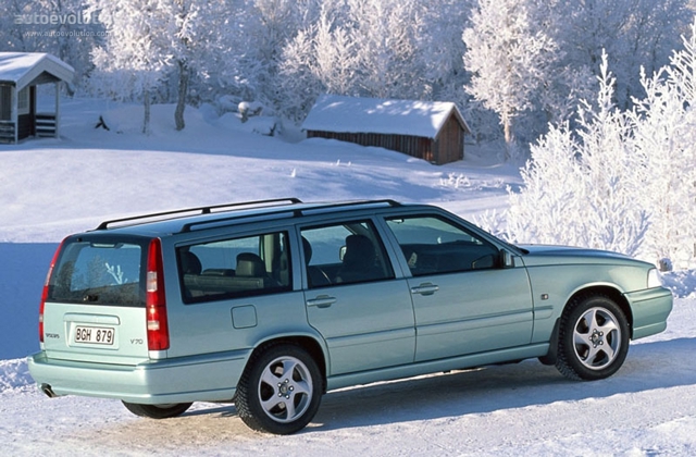 Volvo V70 photo 3