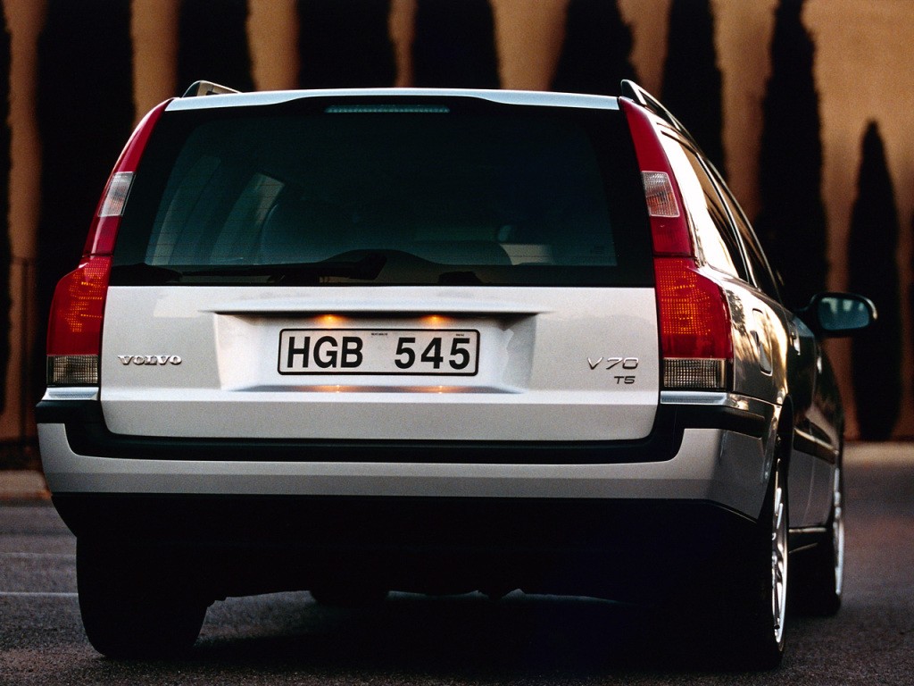 Volvo V70 photo 17
