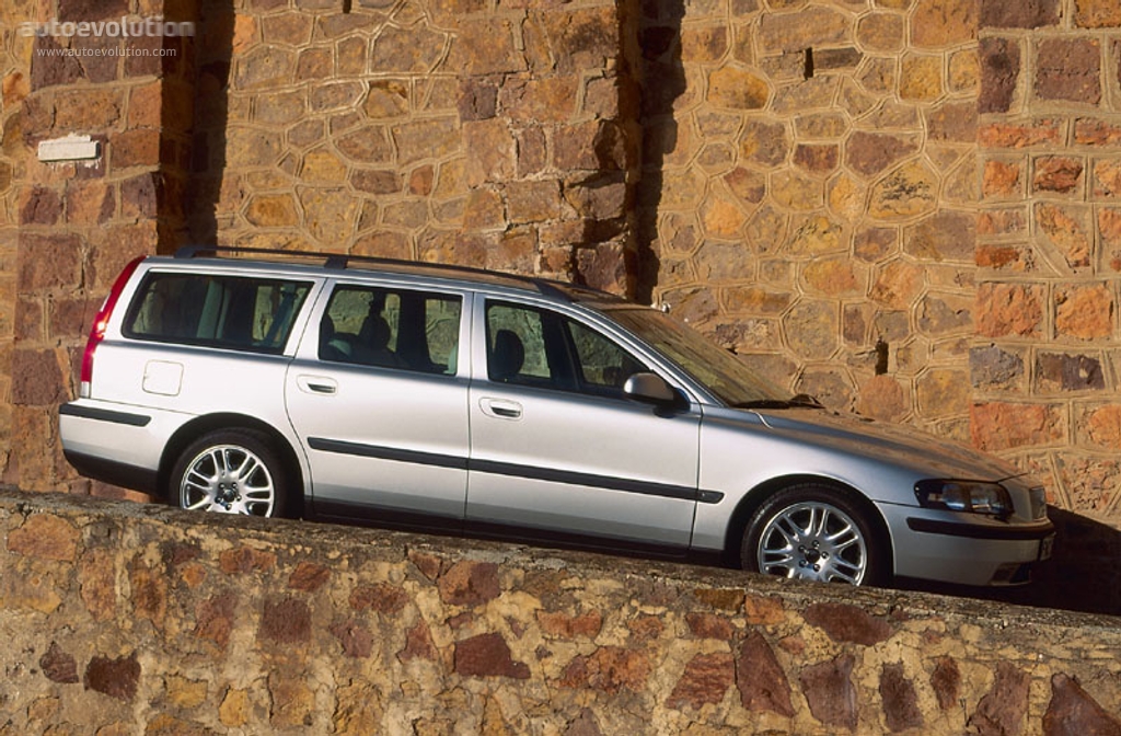 Volvo V70 photo 2