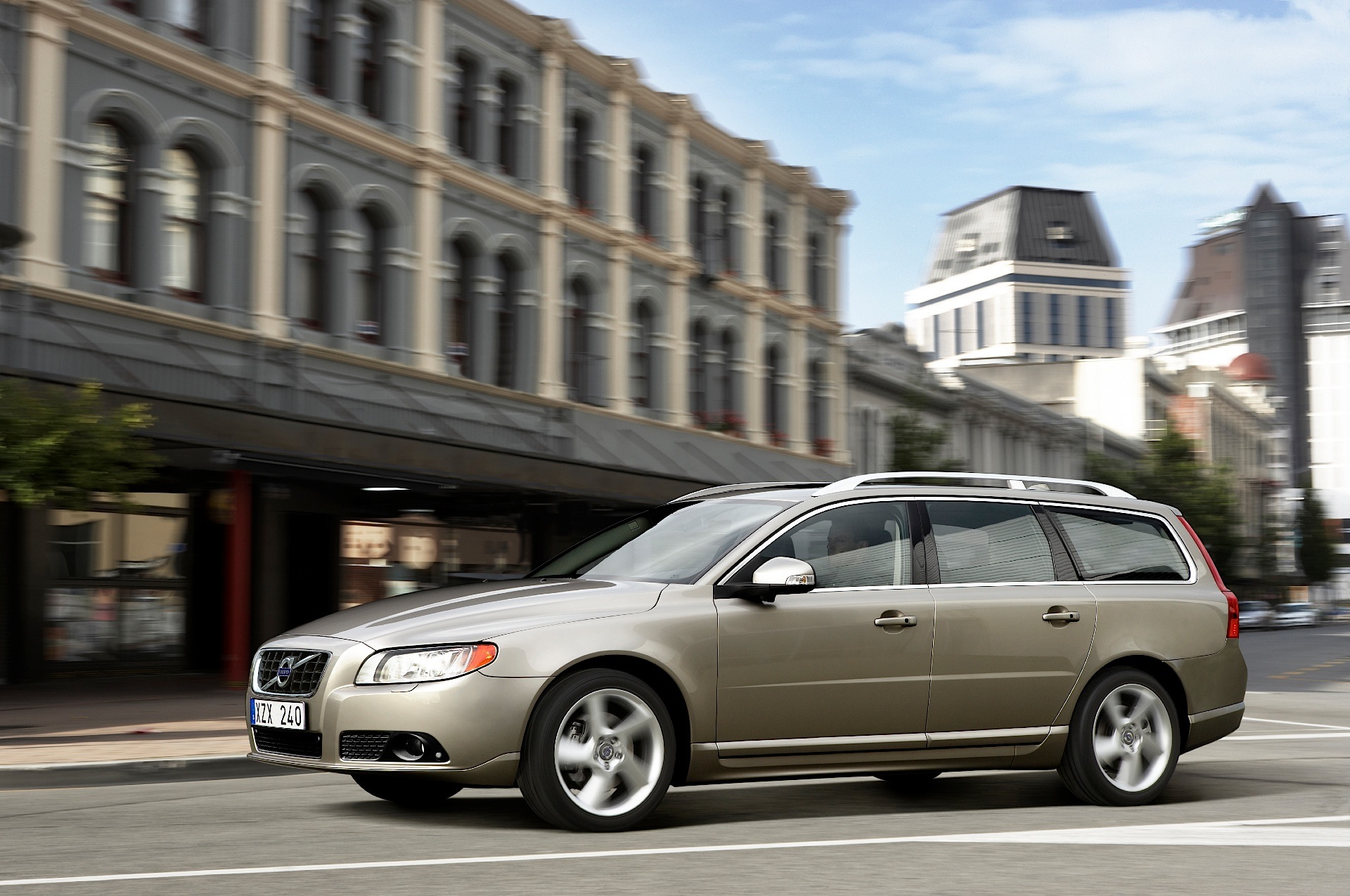 Volvo V70 photo 16