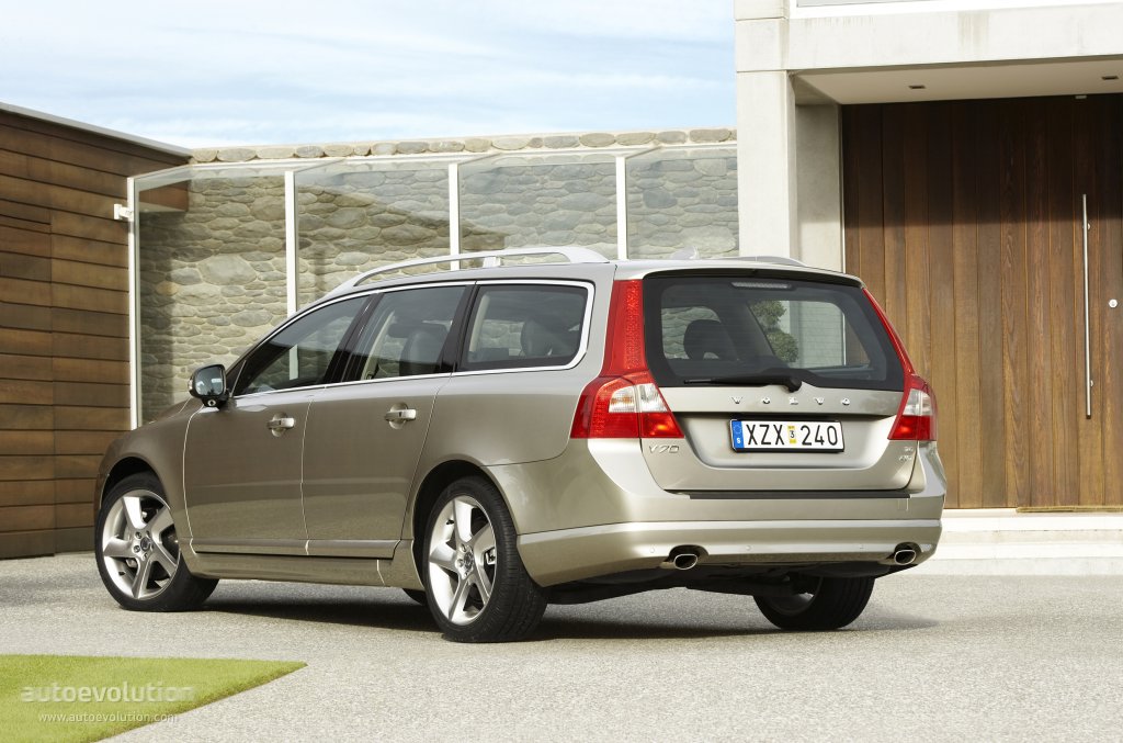 Volvo V70 photo 2