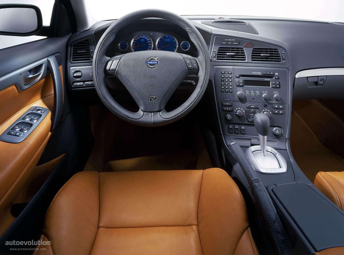 Volvo V70 photo 6