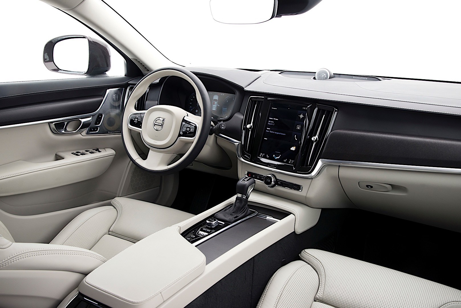 Volvo V90 Cross Country photo 73