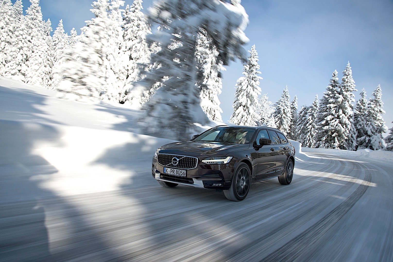 Volvo V90 Cross Country photo 3
