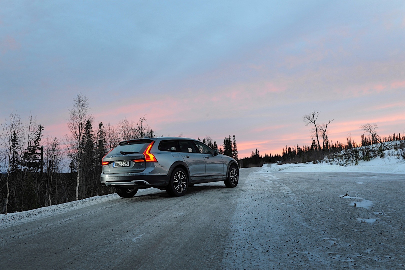 Volvo V90 Cross Country photo 6