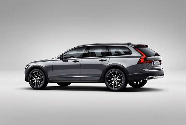 Volvo V90 Cross Country photo 8