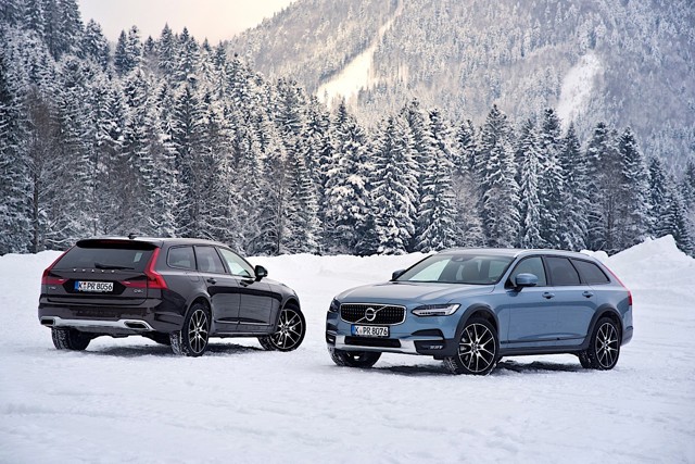 Volvo V90 Cross Country photo 19