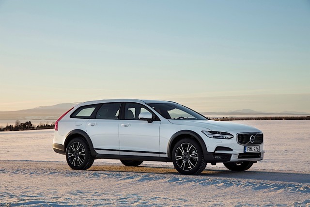 Volvo V90 Cross Country photo 21