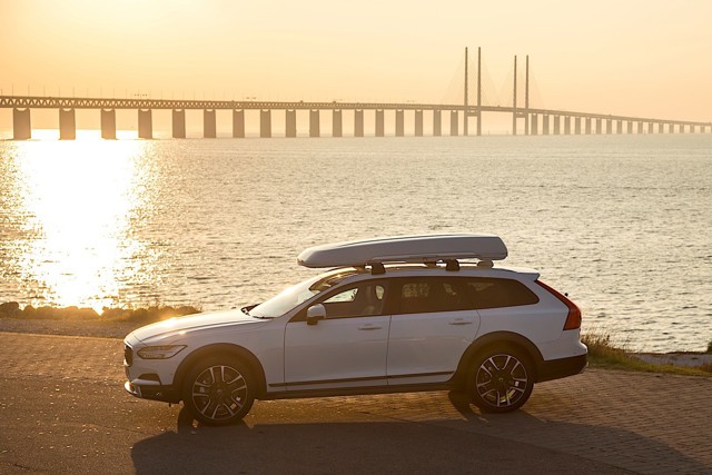 Volvo V90 Cross Country photo 28