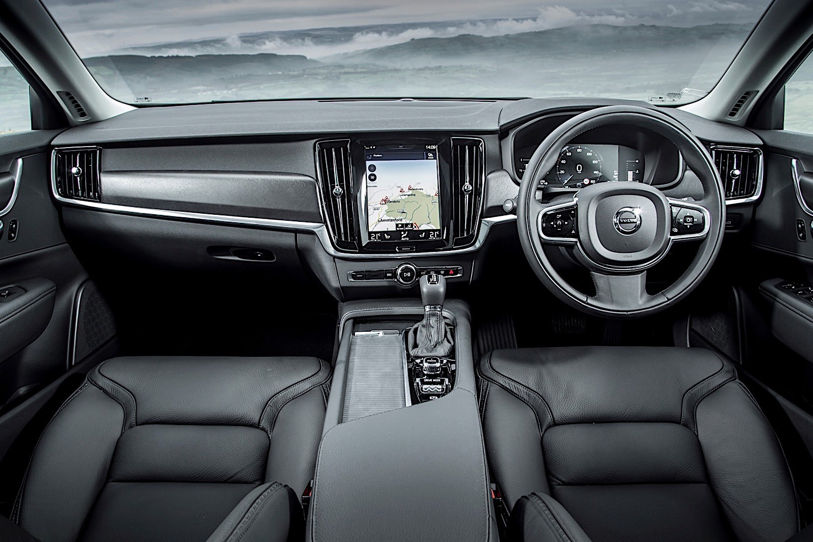 Volvo V90 Cross Country photo 76