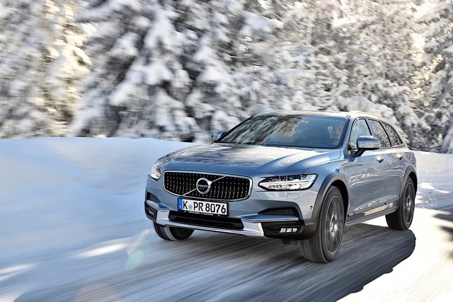 Volvo V90 Cross Country photo 39